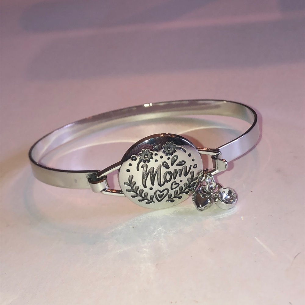 Silver Tone 'Mom' Charm Bangle Bracelet
